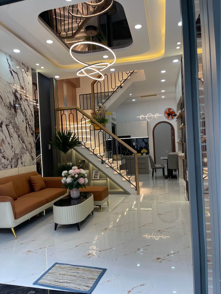 Nhà phố mặt tiền Nguyễn Văn Khối 52m² giá 7 tỷ - Full nội thất mới xây!