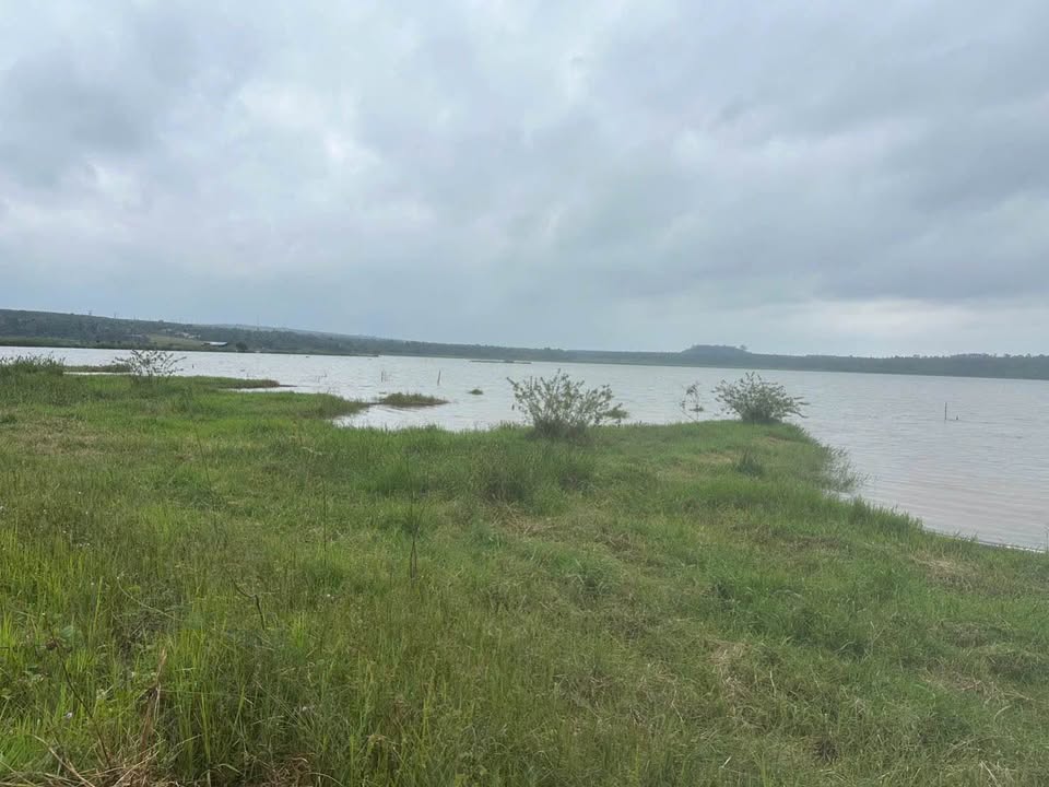 Đất nền mặt hồ Ea Nhái 1620m² giá 4.5 tỷ - Vị trí đắc địa hiếm có!