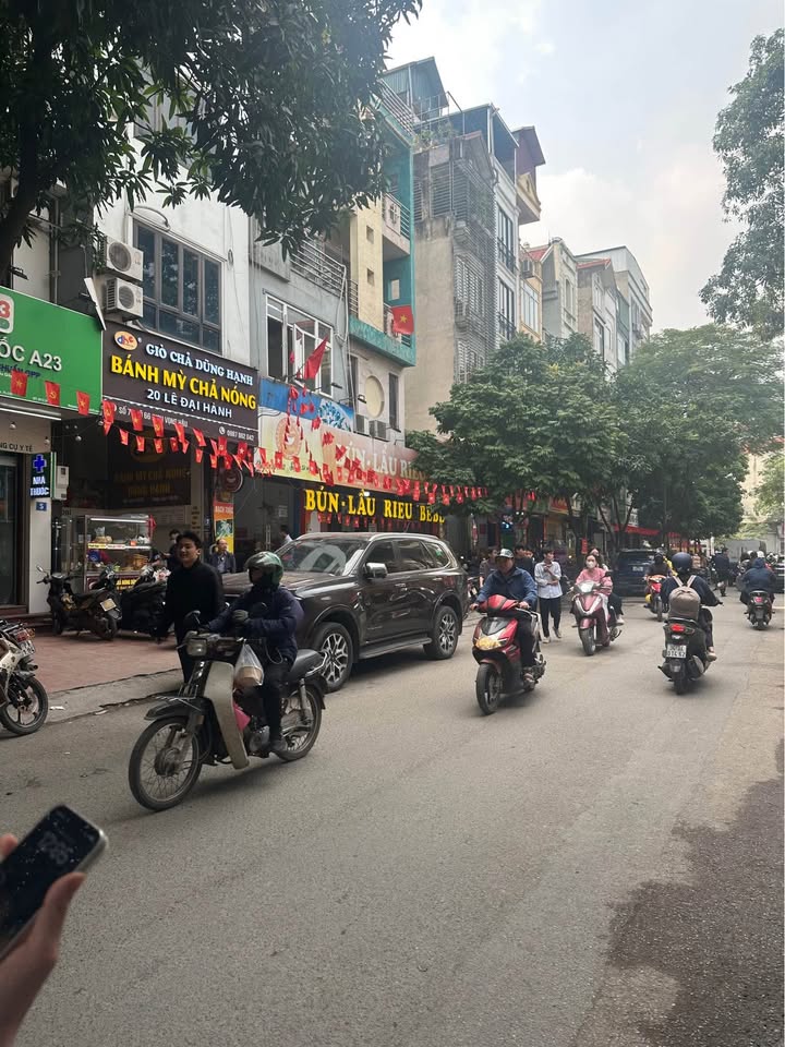 Cho thuê Front House Duy Tân 55m² giá 70 triệu - Thang máy, Kinh doanh mọi mô hình!