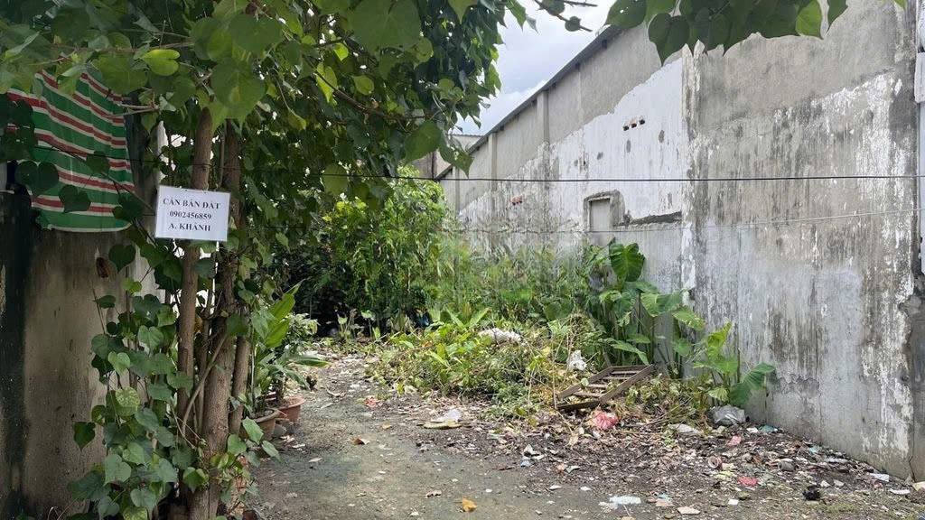 Đất nền Quốc Lộ 13, Thủ Đức 100m² giá 5.5 tỷ - Sổ hồng riêng, gần chợ và siêu thị!