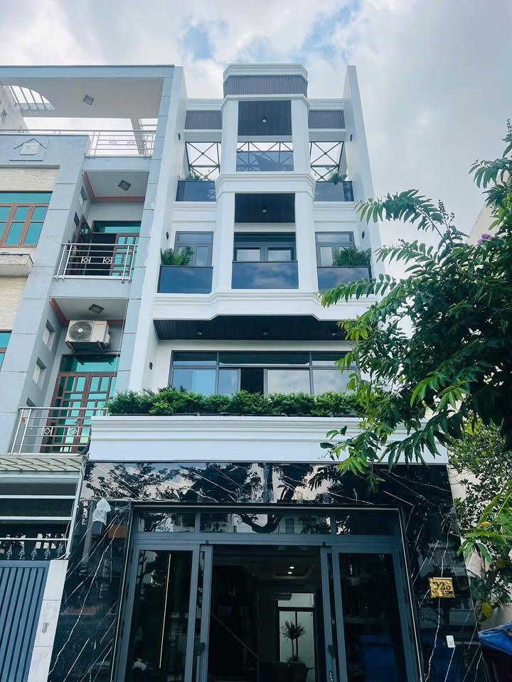 Nhà mặt tiền Phú Mỹ 90m² giá 18 tỷ - Xây mới 100%, nội thất cao cấp!