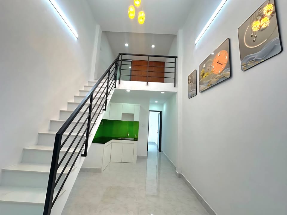 Nhà 2 tầng Trung Mỹ Tây 34m² giá 3.15 tỷ - Sổ hồng riêng chính chủ!