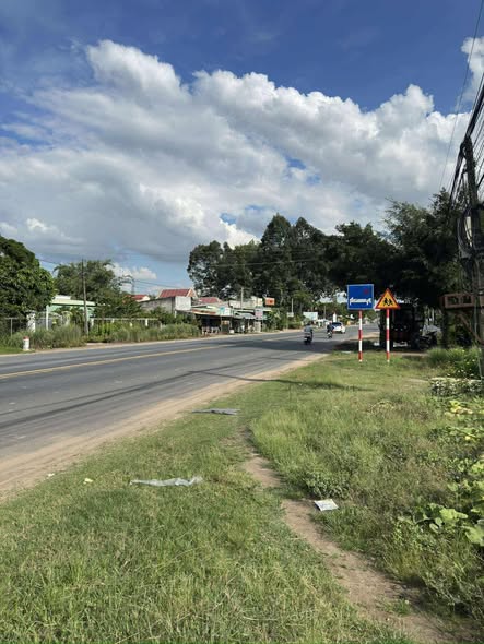 Đất mặt tiền đường 785, xã Tân Phú, huyện Tân Châu, Tây Ninh 700m² - Gần chợ và trường học!