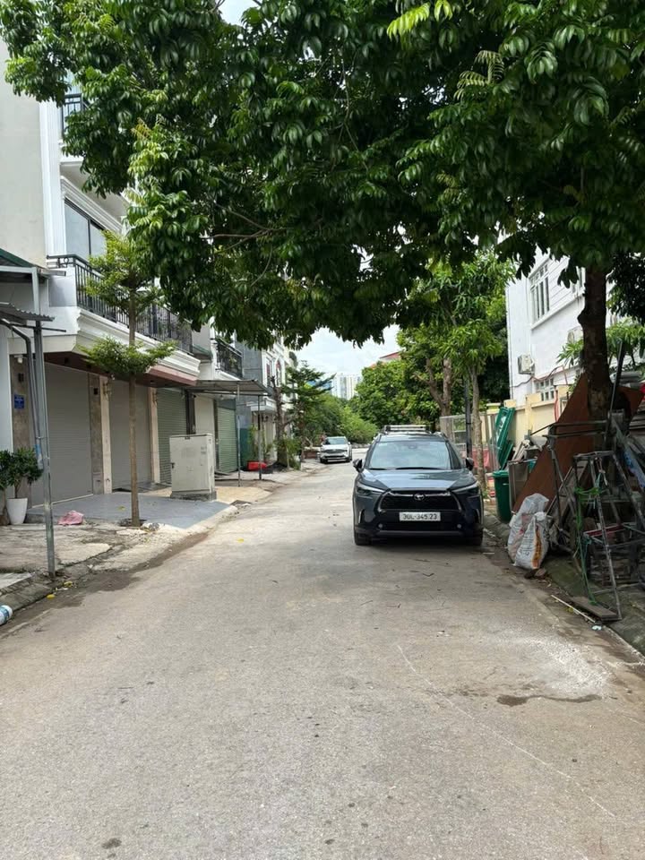 Đất phân lô đường Ngô Thị Nhậm, Vạn Phúc 50m² giá 10 tỷ - Pháp lý rõ ràng!