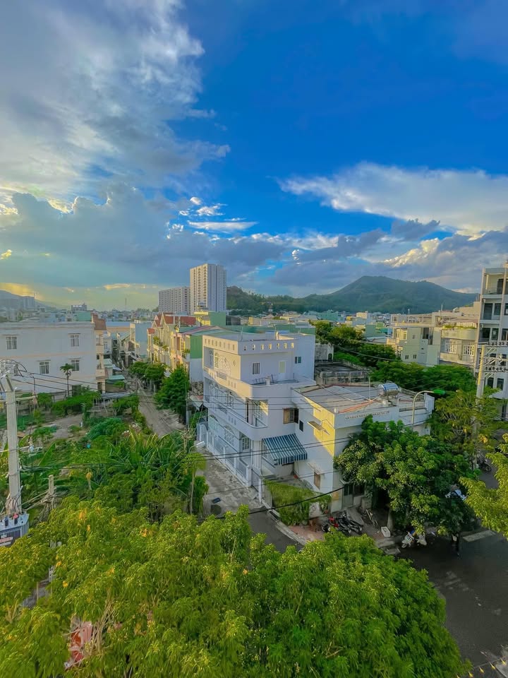 Nhà mặt tiền đường Ngô Mây, Quy Nhơn 105m² giá 10 triệu - Phù hợp làm văn phòng, spa