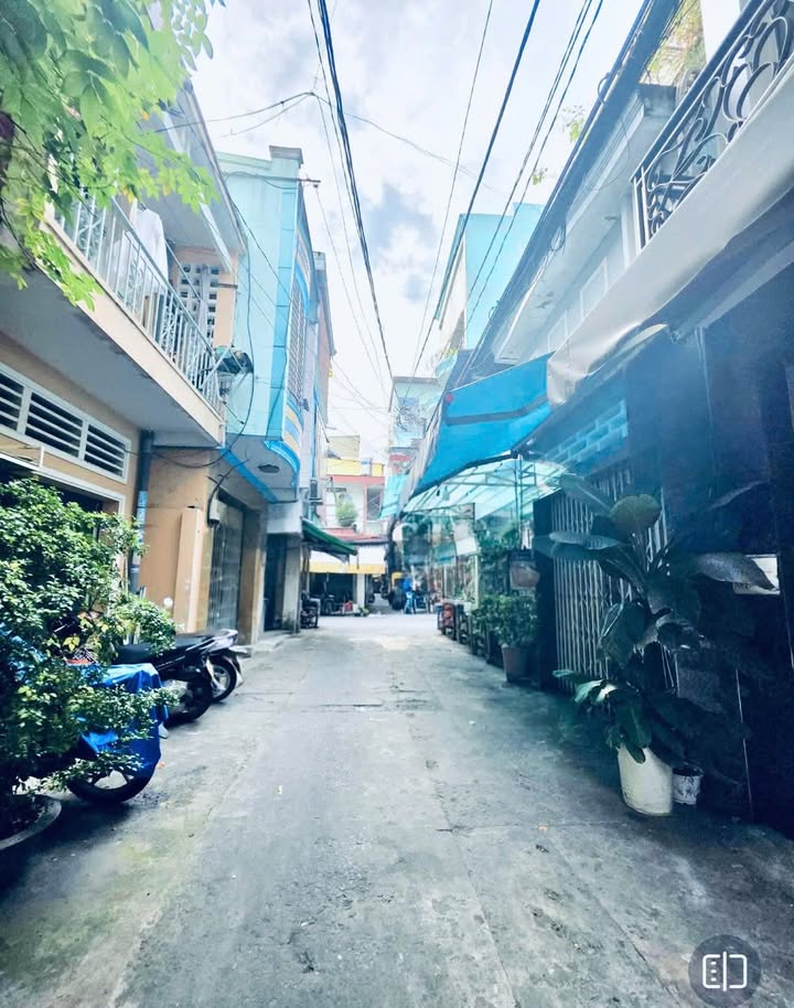 Nhà hẻm xe hơi Hồ Thị Kỷ Quận 10 40m² giá 7.8 tỷ - Tiện xây dựng mới!