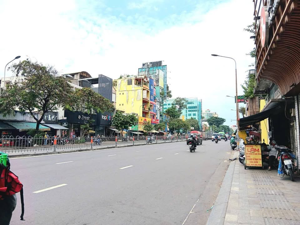 Nhà 4 Tầng Chính Chủ Nở Hậu Nguyễn Văn Cừ, Q.1 - 35m² giá 7.2 tỷ - Đầu tư sinh lời!