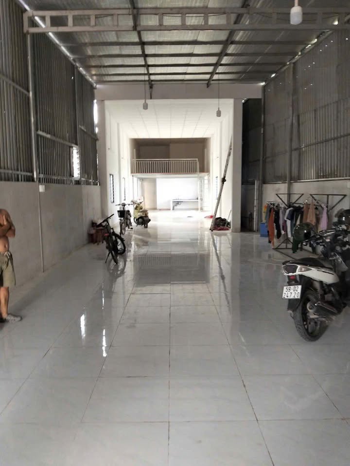 Cho thuê kho xưởng Hóc Môn 200m² giá 13 triệu - Phù hợp cho doanh nghiệp vừa và nhỏ!