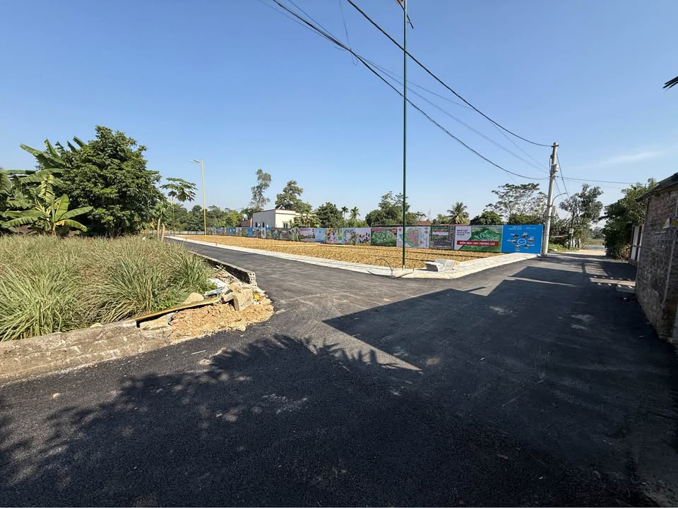 Đất nền chính chủ xã Phú Cát, Quốc Oai 100m² giá 2 tỷ - Đường và hạ tầng đồng bộ!