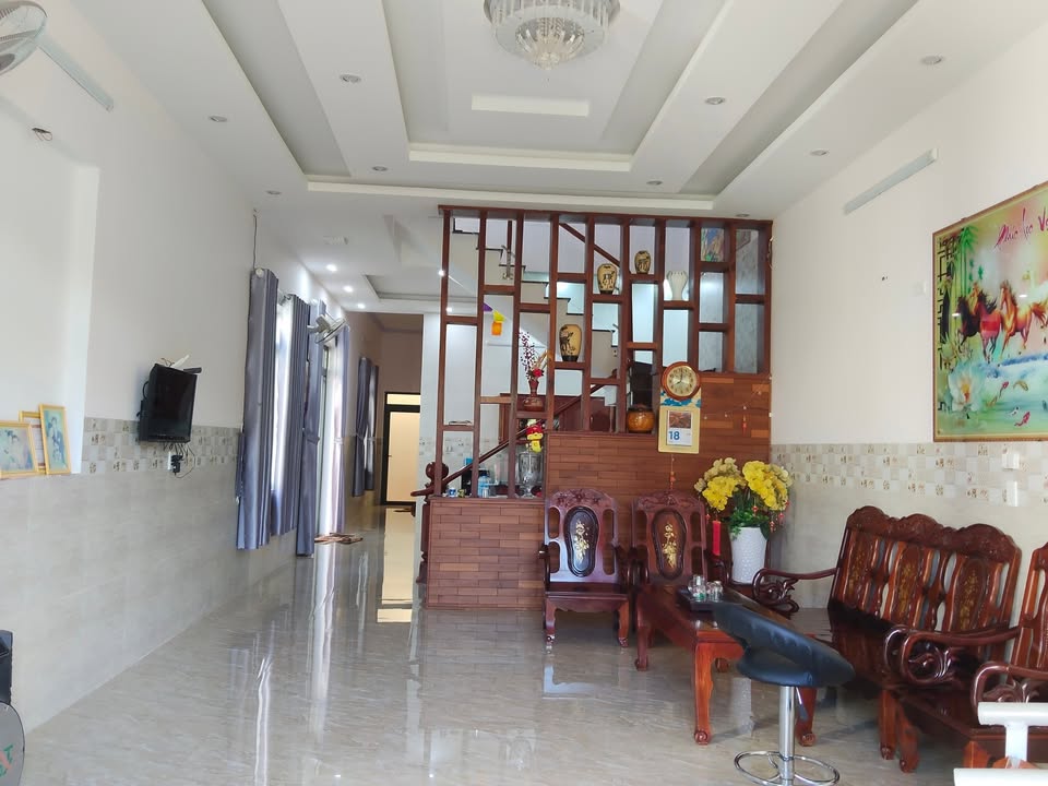 Nhà 2 tầng mặt đường Võ Nguyên Giáp 300m² giá 3.9 tỷ - Kinh doanh thuận lợi!