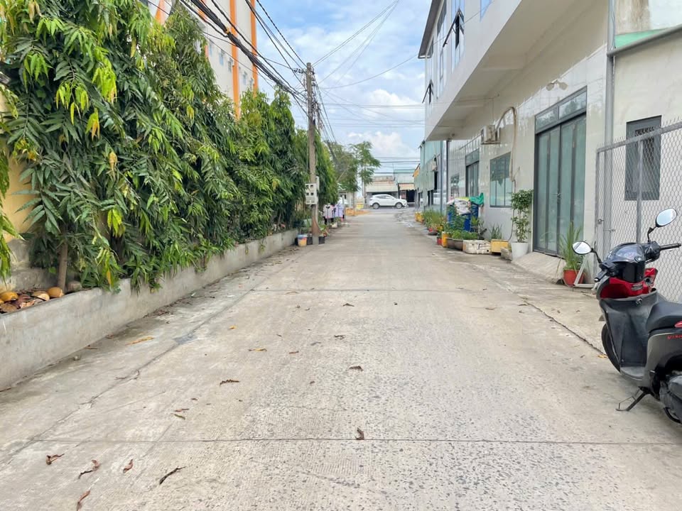 Đất thổ cư 130m² xã An Thạnh, Bến Lức - Giá 2.2 tỷ - Gần trường học, chợ