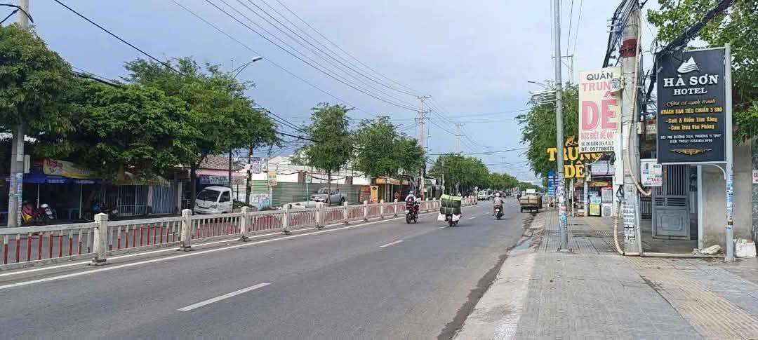 Nhà cấp 4 mặt tiền đường 30/4, phường Thắng Nhất, Vũng Tàu, 117.8m² - Vị trí kinh doanh đắc địa!