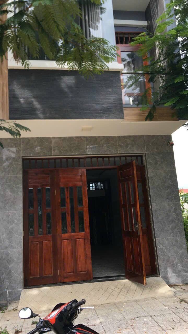 Nhà 1 trệt 2 lầu tại khu tái định cư Hoàn Cầu, Bà Rịa 85.6m² giá 4.5 tỷ - Thiết kế hiện đại, gần chợ và trường học!