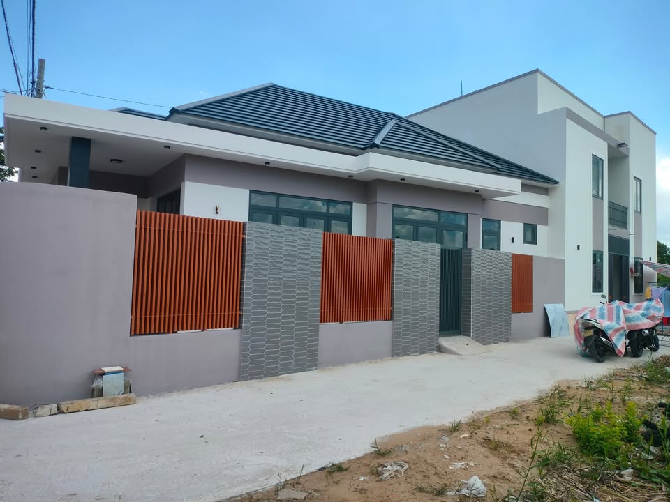 Townhouse đẹp tại Long Châu, Vĩnh Long 133m² giá 2 tỷ - Đầu tư tuyệt vời!