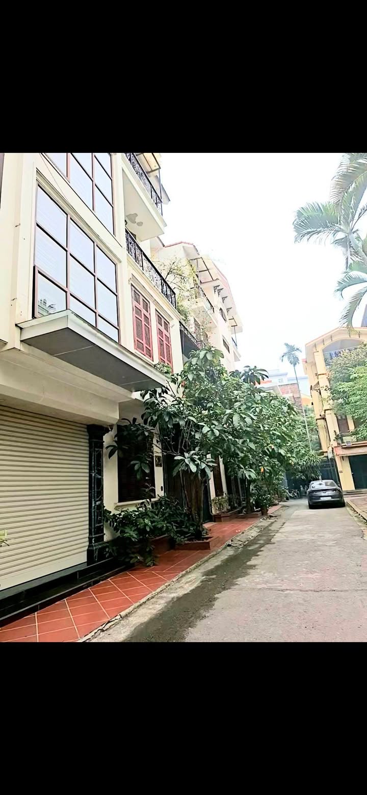 Nhà 5 tầng Định Công Thượng 34m² giá 8 tỷ - Sát đường ô tô, 2 mặt thoáng!