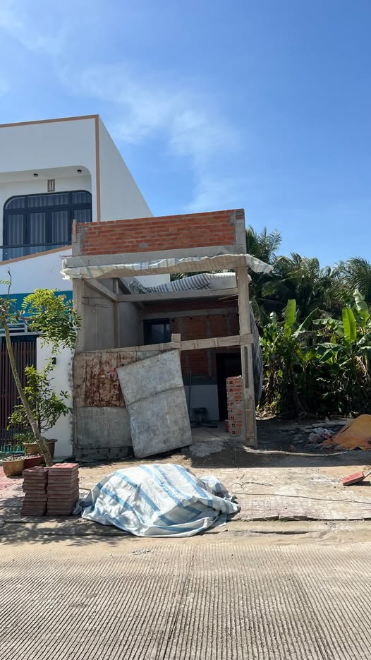 Bán nhà đường Dương Văn Thà, phường An Xuyên, Cà Mau 60m² giá 1.45 tỷ - Nhà hoàn công, hướng Đông!