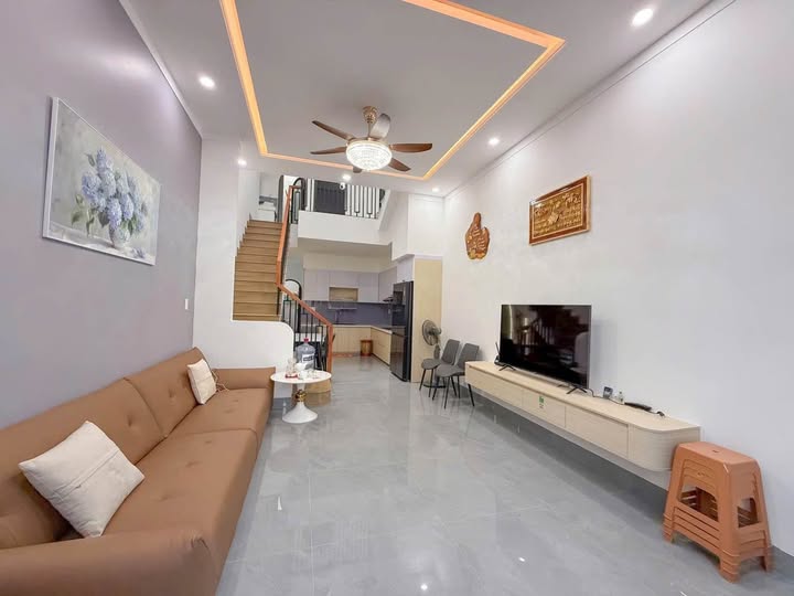 Nhà lầu đẹp Hẻm 175 Y Moan, Buôn Ma Thuột 70m² giá 4.2 tỷ - Chính chủ bán gấp!