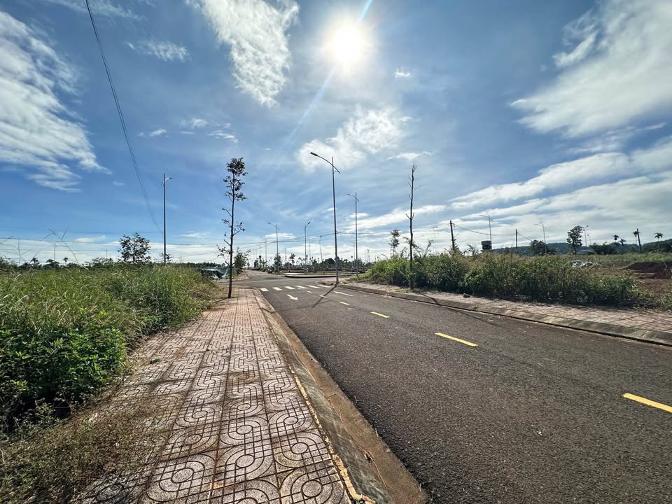 Đất Tái Định Cư Hòa Thắng 120m² giá 2.85 tỷ - Vị trí Vàng Đại Lộ Đông Tây!