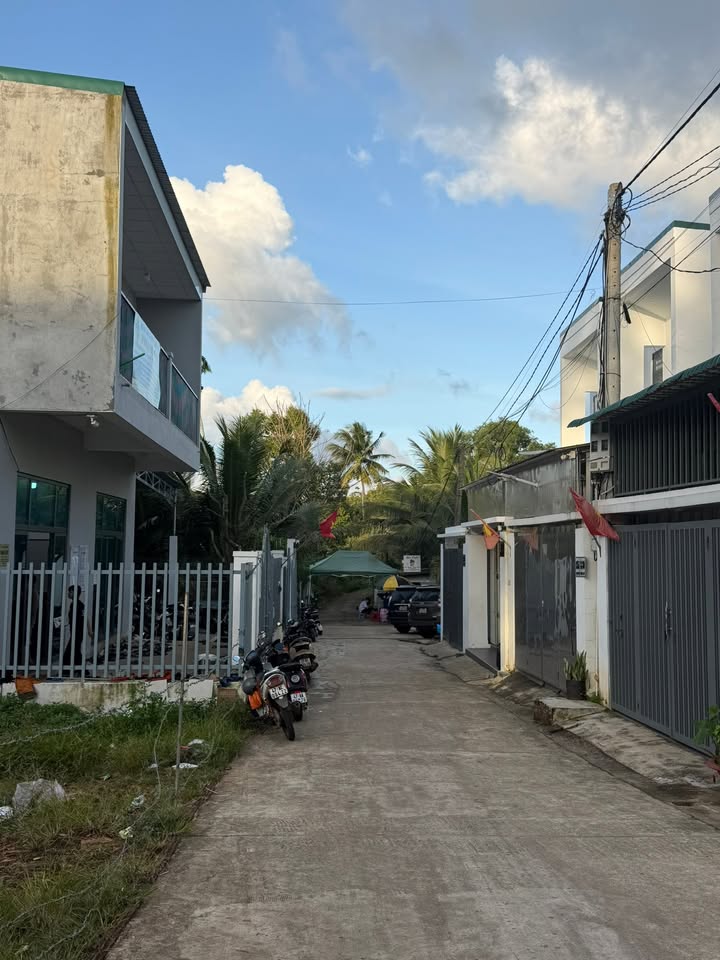 Đất hẻm 235 Nguyễn Văn Cừ, Tân Lập, 180m² giá 2.5 tỷ - Tiềm năng đầu tư cao!