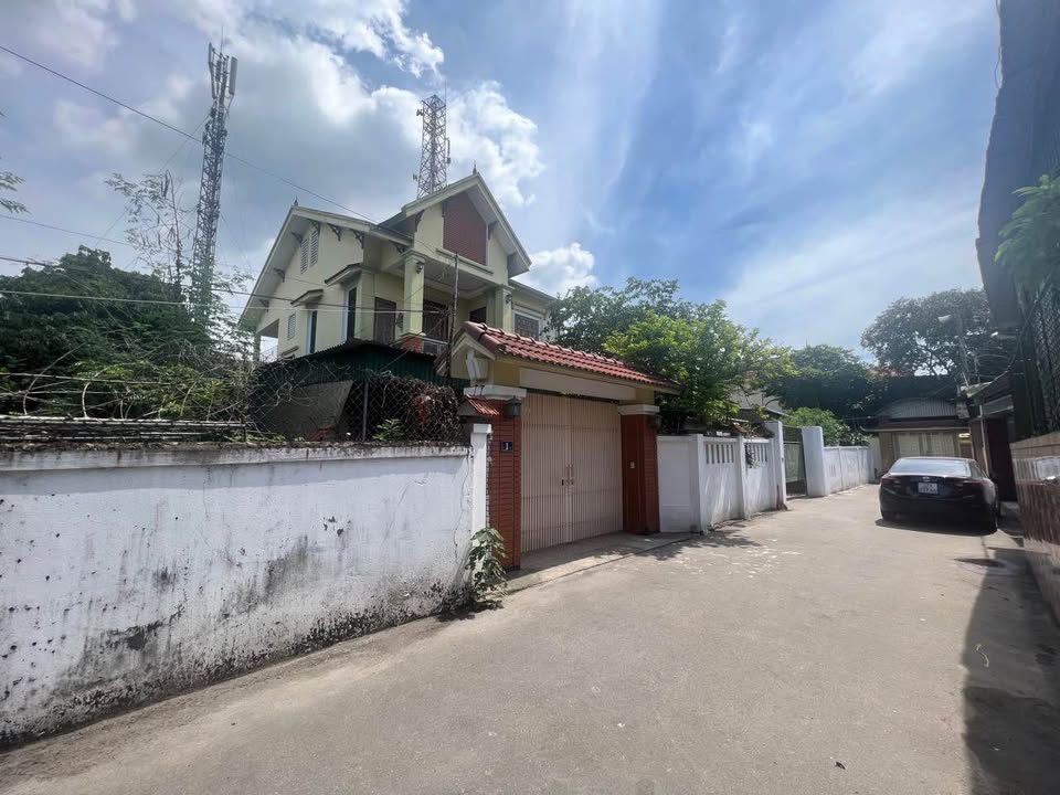 Nhà vườn Hưng Lộc Vinh 285m² giá 8.6 tỷ - Nhà 2.5 tầng đẹp, nội thất đầy đủ!