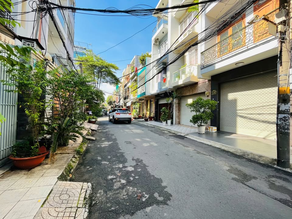 Nhà phố Tân Sơn Nhì 64m² giá 11.8 tỷ - Vị trí đẹp, khu dân trí cao!