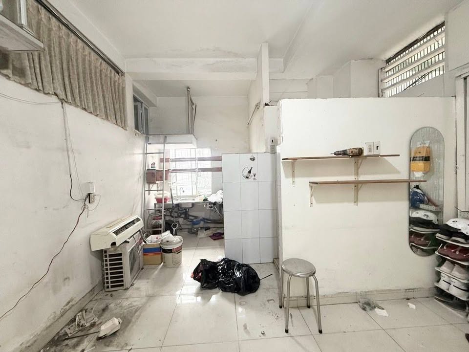 Căn hộ chung cư Bàu Cát Tân Bình 40m² giá 2.35 tỷ - Lô góc thoáng, sẵn sàng vào ở!