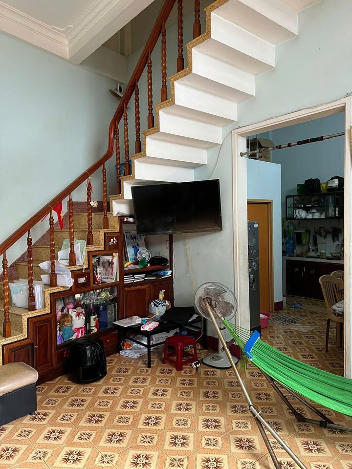 Nhà Hẻm Nguyễn Thái Học, P Nguyễn Văn Cừ, Quy Nhơn 64m² giá 3.2 tỷ - Gần chợ và bến xe!