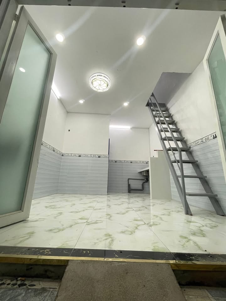 Nhà phố Bình Hưng 12m² giá 820 triệu - Dọn vào ở ngay!