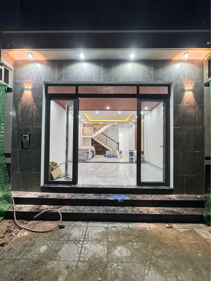 Nhà 1 trệt 1 lầu An Bình Rạch Giá 100m² giá 3.1 tỷ - Hướng Tây Nam, nội thất đầy đủ!