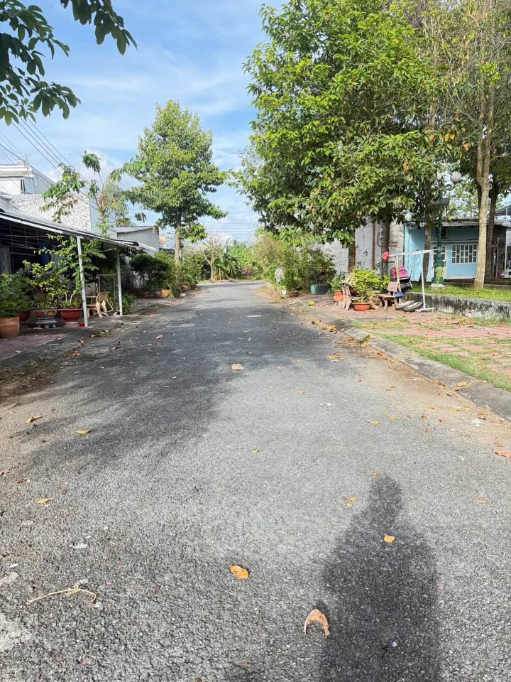 Nhà riêng phường Long Châu Vĩnh Long 90m² giá 1.55 tỷ - Gần công viên xanh mát!