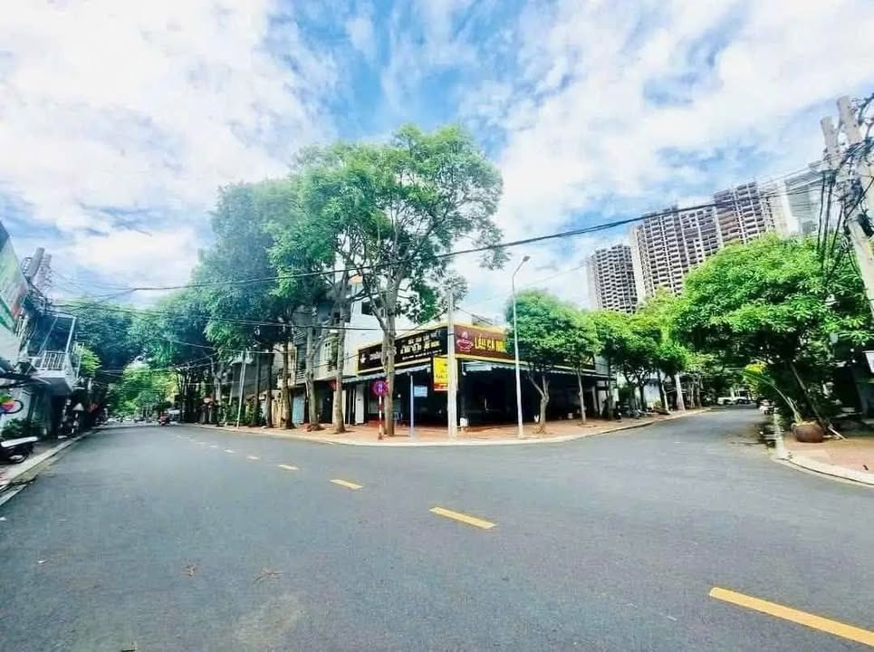 Bán lô đất góc 2 mặt tiền đường Ngô Đức Kế, phường 7, TP.HCM, 244.2m² - Giá hợp lý 29 tỷ!