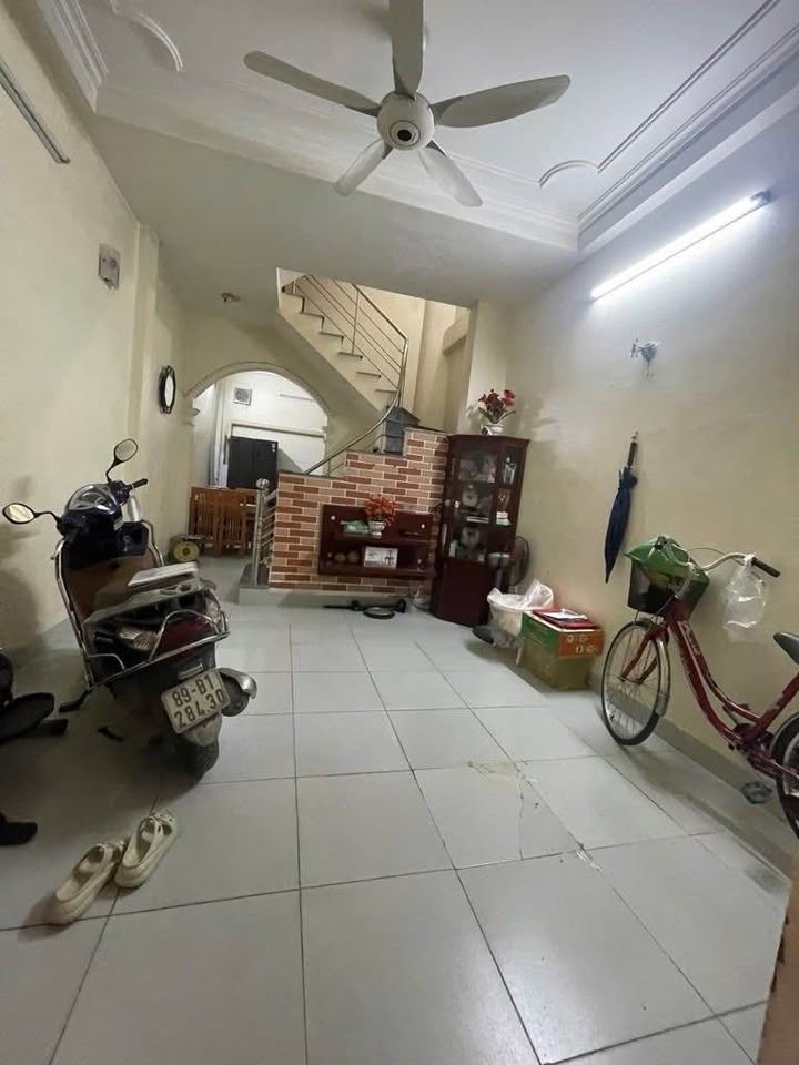 Nhà phố Định Công Thượng 55m² giá 7.8 tỷ - Kiến trúc chắc chắn, thoáng mát!