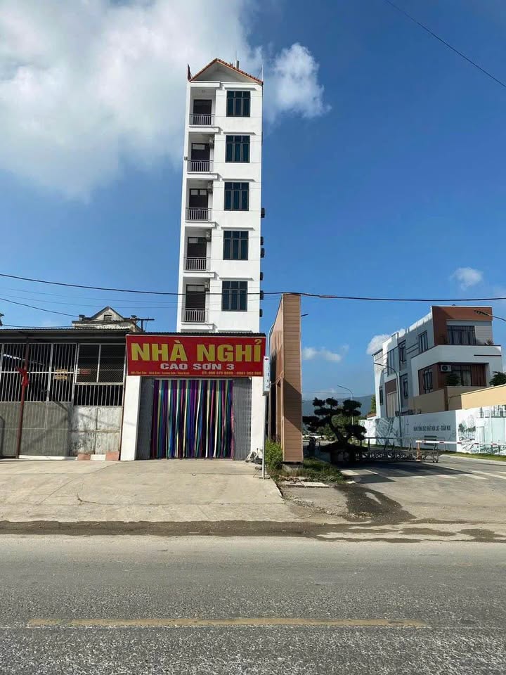 Nhà nghỉ 17 phòng tại Xuân Mai, 185m² giá 10 tỷ - Đầu tư sinh lời ngay!