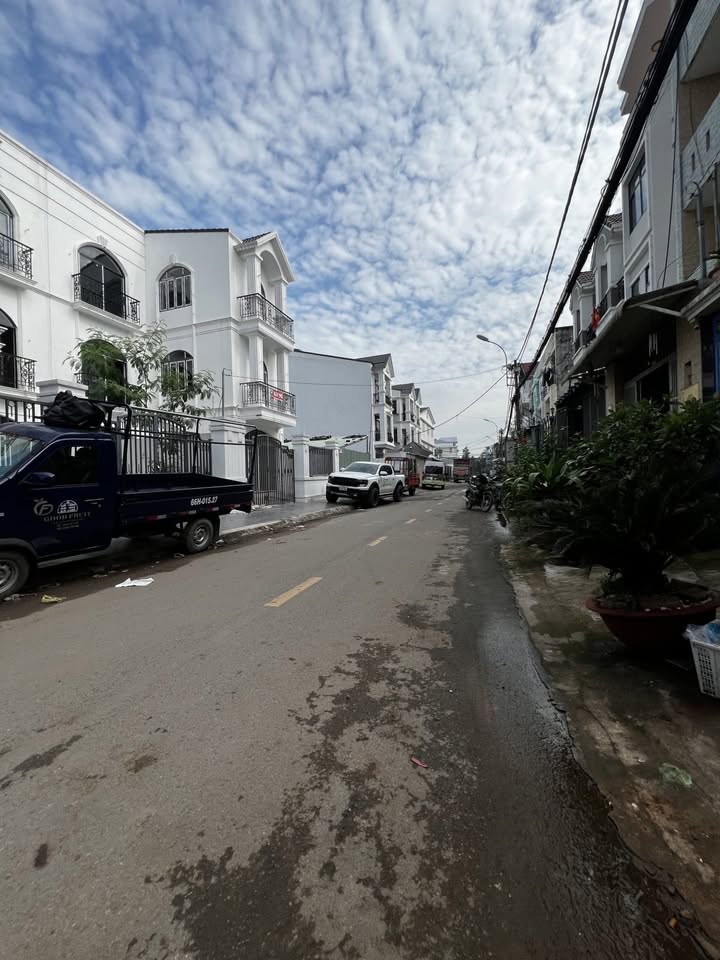 Nhà phố mặt tiền Quốc lộ 1A, Thủ Đức, 105m² giá 7.3 tỷ - Đầu tư sinh lời ngay!