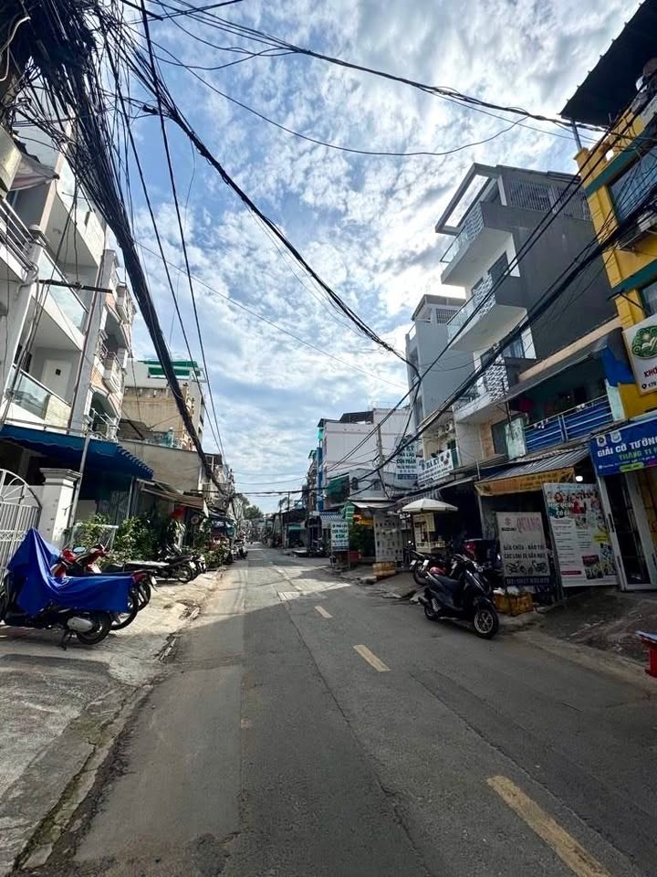 Nhà mặt tiền Lò Siêu, Quận 11 - 39.1m² giá 8 tỷ - Kinh doanh sầm uất!