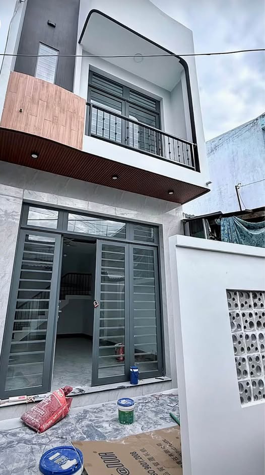 Nhà 1 trệt 1 lầu mới 100% tại Bình Khánh, Long Xuyên chỉ 1 tỷ - Cách chợ Sao Mai 400m!