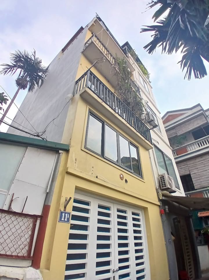 Nhà riêng Ngọc Thụy 36m² giá 8 tỷ - Bán gấp, ô tô vào nhà!