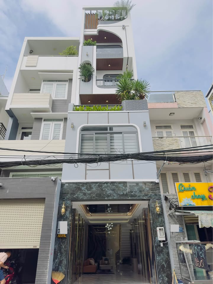 FrontHouse mặt tiền đường Đs 11, Gò Vấp 57.24m² giá 14 tỷ - Kinh doanh đa ngành nghề ngay thôi!