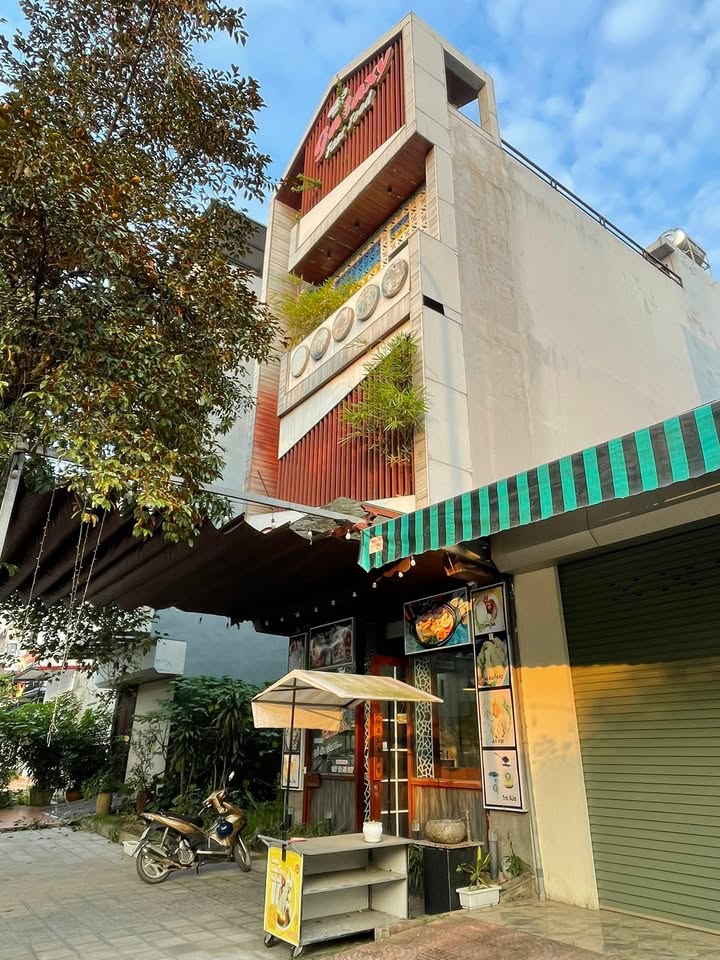 Nhà 3 tầng Quỳnh Lâm 92m² - Mặt tiền 5.5m, kinh doanh Đồ ăn nhanh