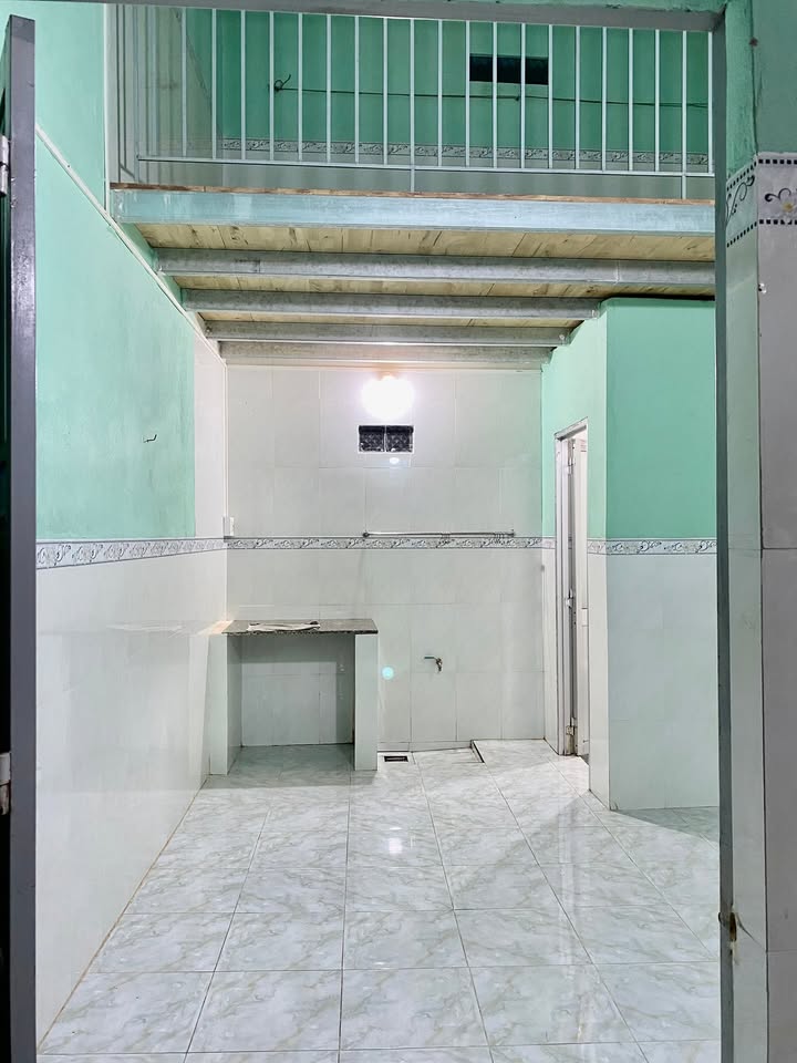 Phòng trọ Phong Nẫm 18m² giá 1 triệu - Gần hồ bơi Quốc Hùng!