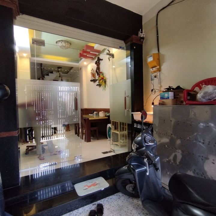 Nhà đẹp 2 mặt tiền Trần Phú, Bảo Lộc 42.63m² giá 4.2 tỷ - Gần công viên và rạp chiếu phim!