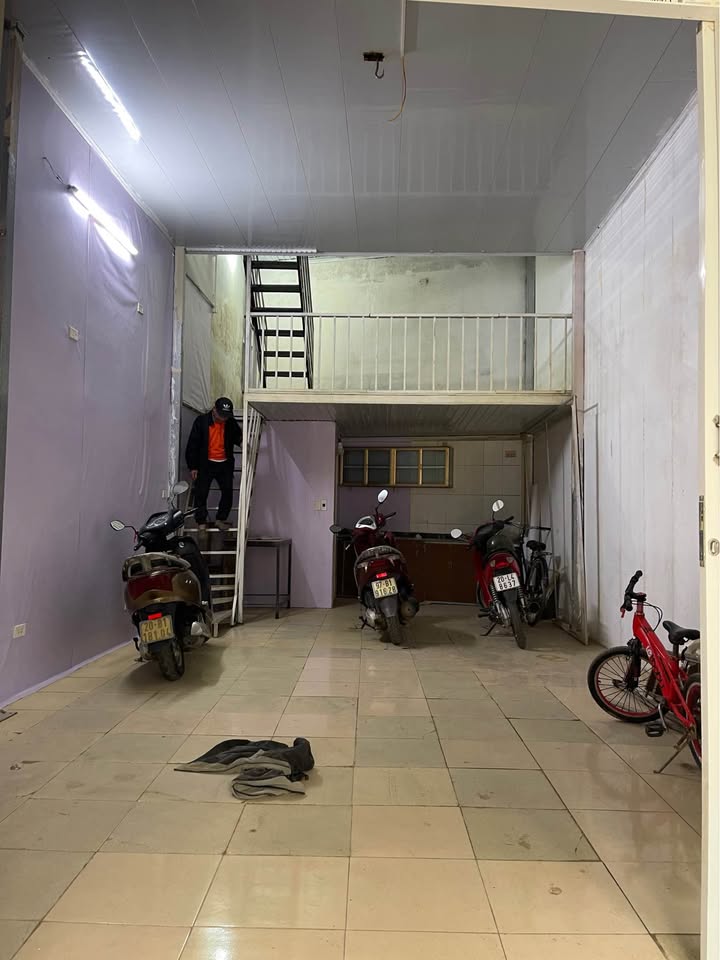 Nhà cho thuê 2 tầng có gác lửng tại Quang Vinh - Phù hợp mở quán cắt tóc, nail, spa