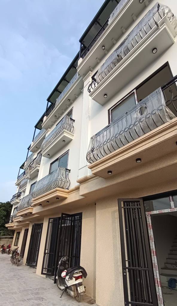 Nhà 4 Tầng Tân Phú, Quốc Oai 40m² giá 4.7 tỷ - View Hồ Thoáng Mát!