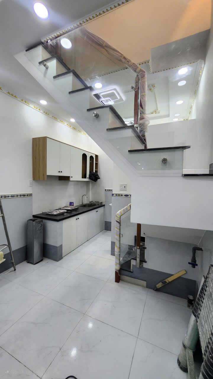 Nhà bán 184 Lê Đình Cẩn, Tân Tạo, Bình Tân 21m² giá 1.8 tỷ - Thương lượng ngay!