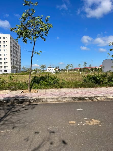 Đất thổ cư đường Đàm Quang Trung, Khu đô thị Nam Đăk La, 204.8m² giá 2.2 tỷ - Cơ hội đầu tư hấp dẫn!