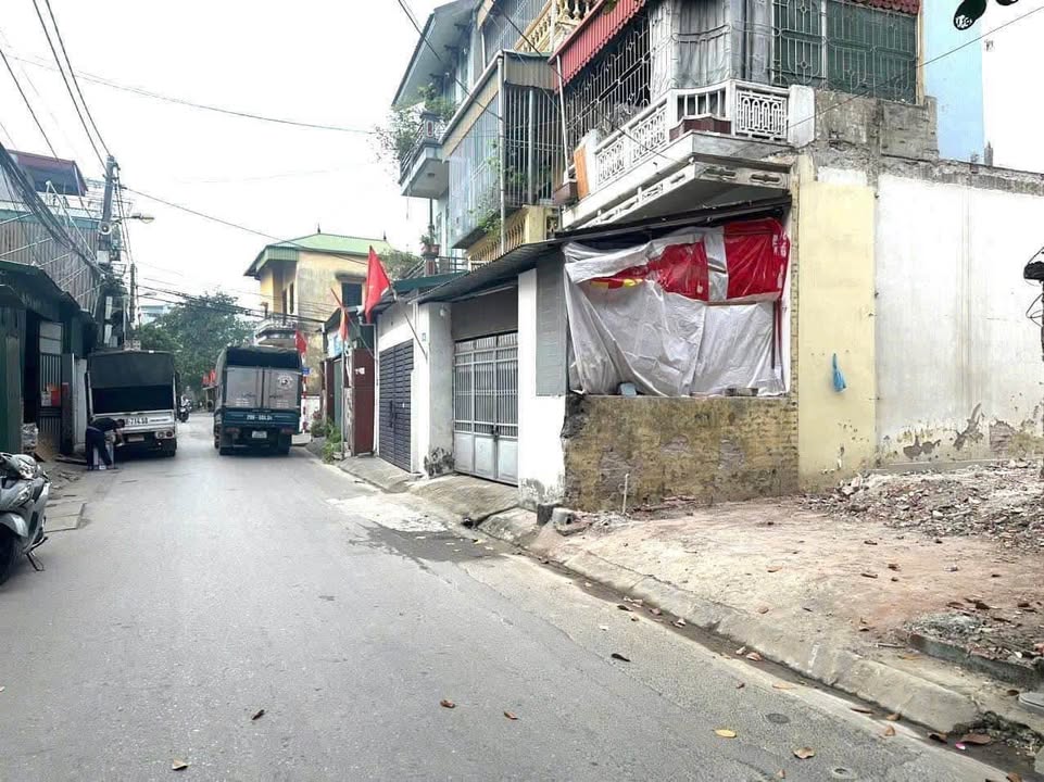 Đất KDT Việt Hưng Long Biên 138m² giá 16.56 tỷ - Sổ đỏ vuông đẹp, đầu tư sinh lời!