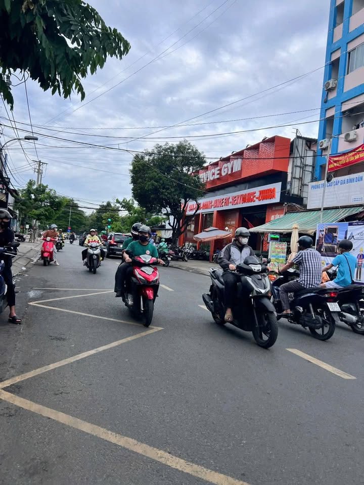 FrontHouse Tân Quý 105m² giá 20 tỷ - Vị trí đắc địa, cho thuê 25 triệu!