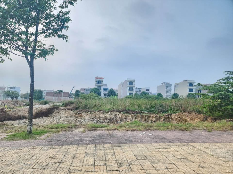 Đất nền mặt Đại Lộ Cseph Đông Vệ 90m² giá 2 tỷ - Đầu tư sinh lời tuyệt vời!