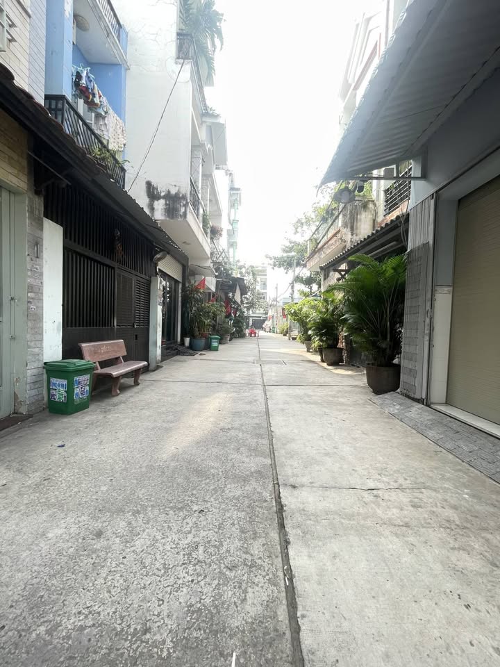 Nhà Bùi Dương Lịch, Bình Hưng Hòa B, 70m² giá 4.6 tỷ - Đầu tư sinh lời ổn định!