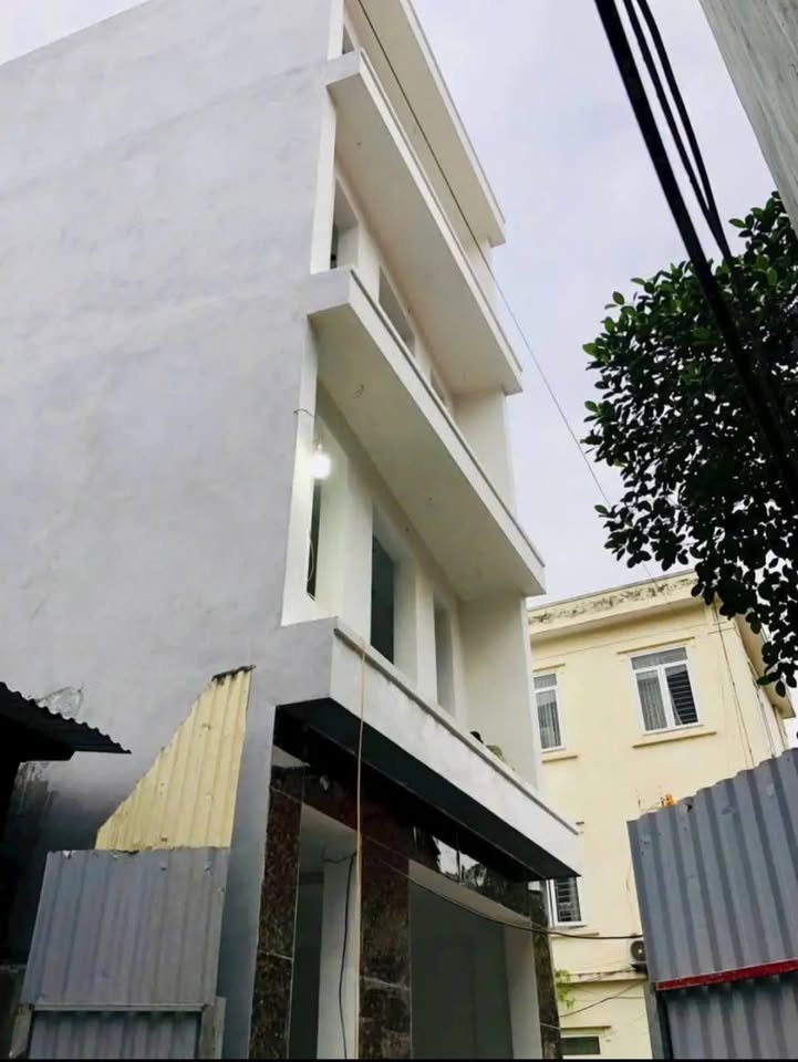Nhà 4 tầng lô góc Thượng Cát 39m² giá 4 tỷ - Sổ đỏ chính chủ, an sinh tuyệt vời!